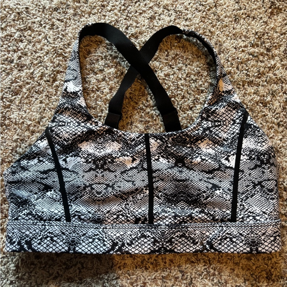Zyia Active Sports Bra Size Medium Black & White Cobra Snake Print Metallic